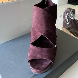 Burgundy suede wedge Eileen Fisher   NWT